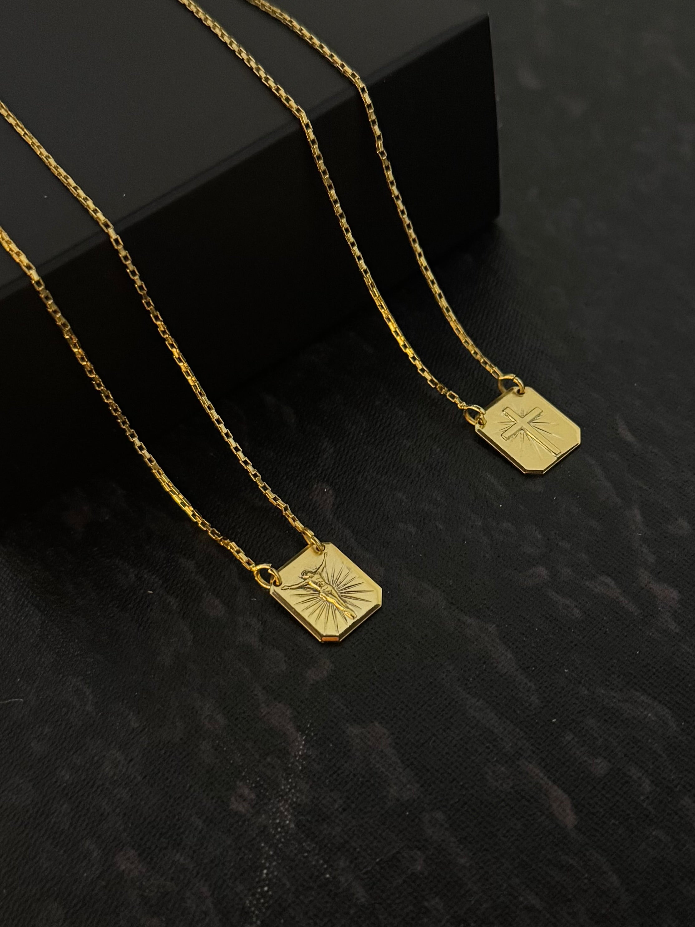 Escapulário Tijolinho (1mm)(Cruz + Jesus)