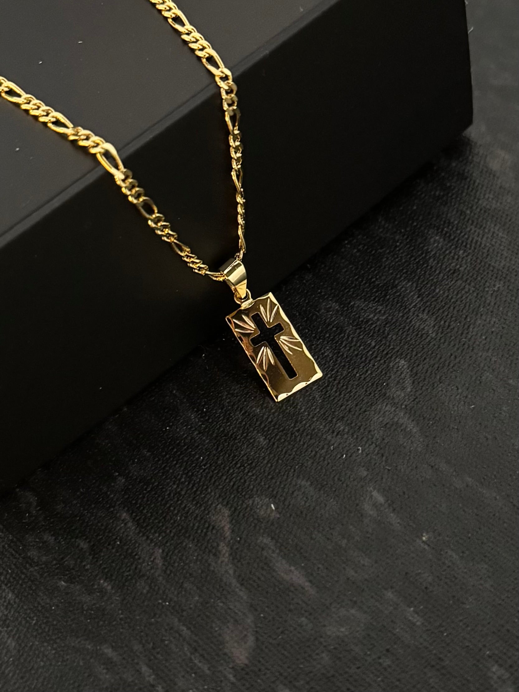 Pingente Cruz Vazado (PP)