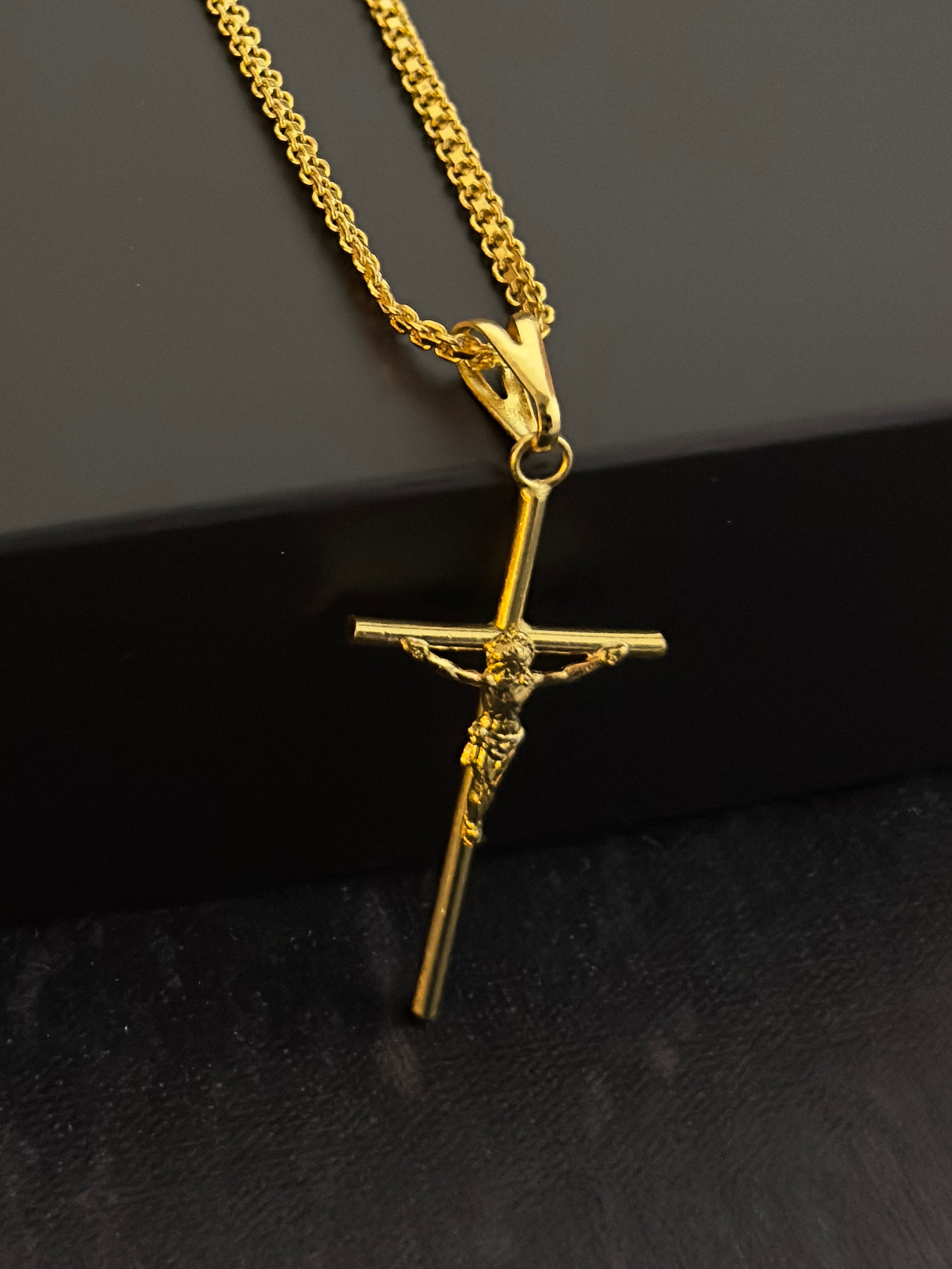 Pingente Cruz Jesus (M)